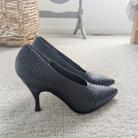 Tory Burch Black Heels Elegant Design - Picture 3 of 4